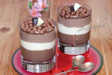 Шоколадно-молочный пудинг с хрустящими шариками