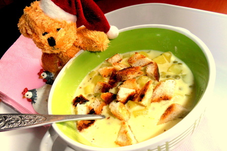 Фото к рецепту: Сырный суп с гренками