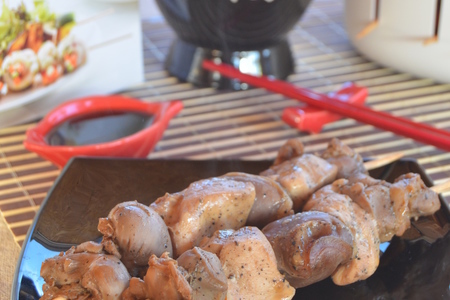 Фото к рецепту: Куриные шашлычки-ассорти в маринаде из черного перца. мой тест-драйв с lekue