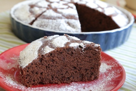 Фото к рецепту: Постный шоколадный пирог. видео