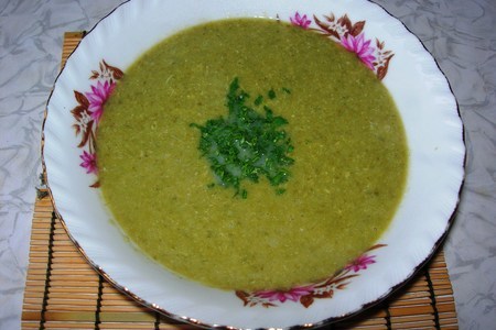 Фото к рецепту: Крем – суп из курицы со щавелем. видео