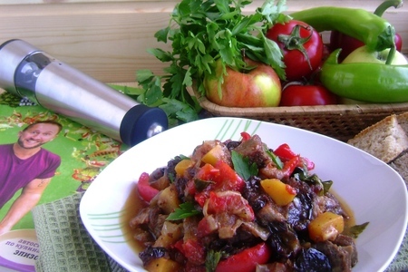 Фото к рецепту: Жаркое из баранины и овощей по-армянски