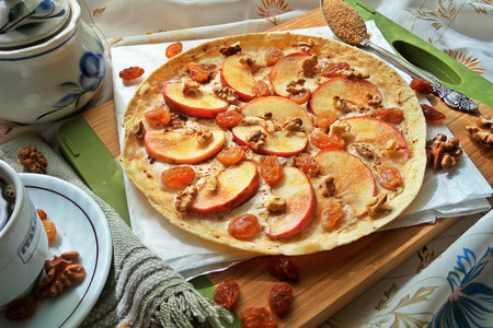 Фото к рецепту: Яблочная "пицца"