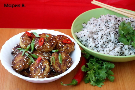Фото к рецепту: Рис по-корейски с фрикадельками