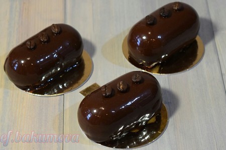 Фото к рецепту: Муссовое пирожное "бразилия" в шоколадной глазури. видео