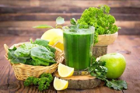 Фото к рецепту: Витаминный смузи за 2 минуты ♥ зелёный коктейль для здоровья и красоты