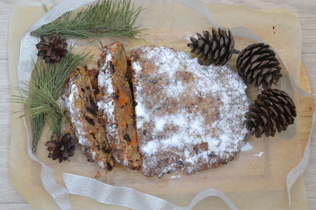 Фото к рецепту: Творожный рождественский кекс