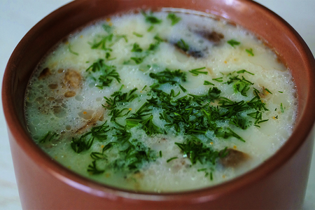 Фото к рецепту: Грибной суп с сыром