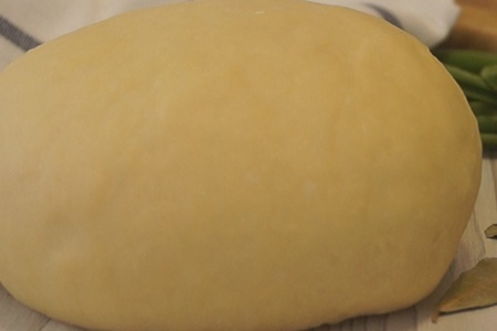 Фото к рецепту: Заварное тесто для пельменей и вареников. 