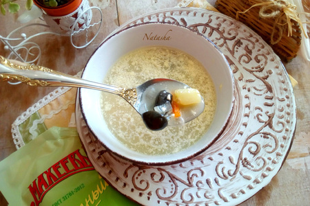 Фото к рецепту: Лучший рецепт грибного супа "суп бабули окулины" с майонезом махеевъ.