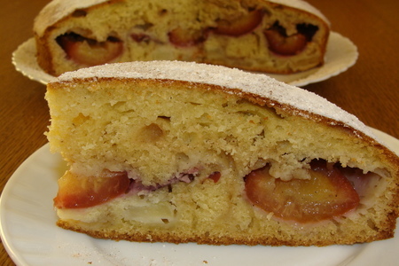 Фото к рецепту: Сливы + яблоки + немного перца = сладкий пирог (вкусный и ароматный)