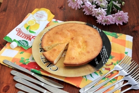 Фото к рецепту: Лучший рецепт бисквита с лимонным джемом махеевъ