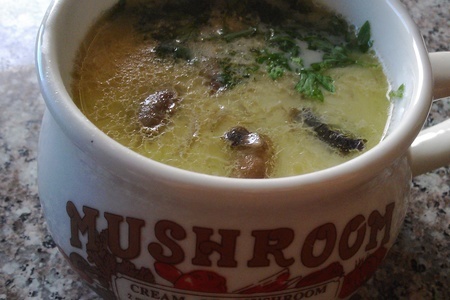 Фото к рецепту: Грибной суп с плавленным сырком. супер вкусный суп