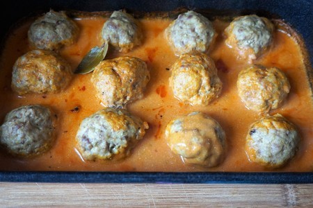 Фото к рецепту: Тефтели в духовке без риса в соусе/meatballs in the oven