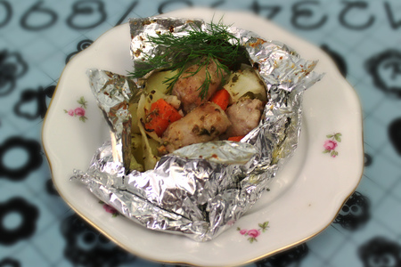 Фото к рецепту: Запеченные овощи с колбасками