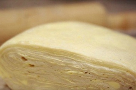 Фото к рецепту: Вкуснейшее слоеное тесто