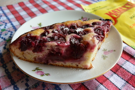 Фото к рецепту: Пирог с вишнями