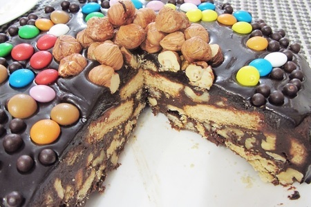 Фото к рецепту: Шоколадный торт без выпечки 