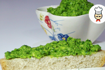 Фото к рецепту: Диетическая бутербродная паста из авокадо