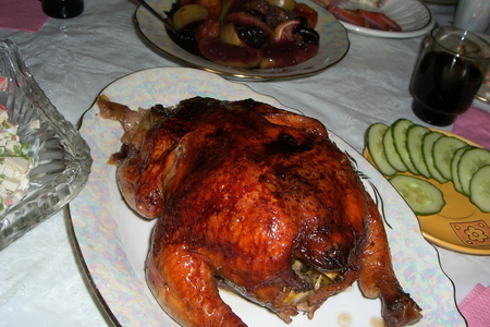 Фото к рецепту: Курица, запеченная с сухофруктами