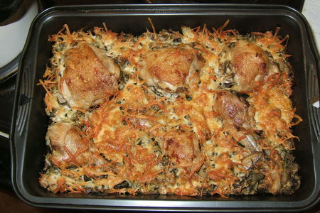 Фото к рецепту: Курица с грибами,запеченная