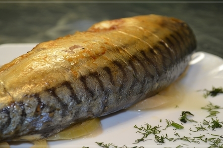 Фото к рецепту: Скумбрия в духовке запеченная в фольге // рецепт приготовления рыбы для ленивых