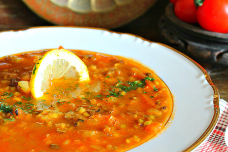 Фото к рецепту: Постный томатный суп "восточный"