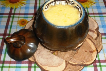 Фото к рецепту: Фрикадельки с картошкой и грибами под сыром