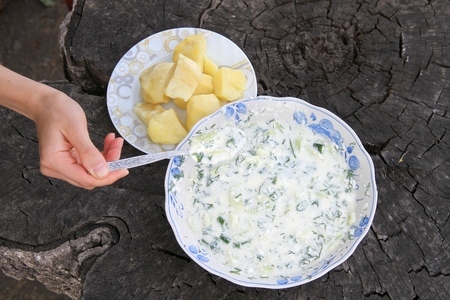 Фото к рецепту: Гуркенсалат с йогуртом или простоквашей за 5 минут