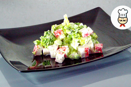 Фото к рецепту: Салат из брокколи и крабовых палочек