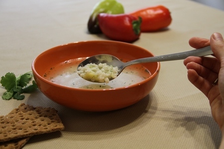 Фото к рецепту: Ривельсуп - ароматный суп, для тех кто устал от еды.