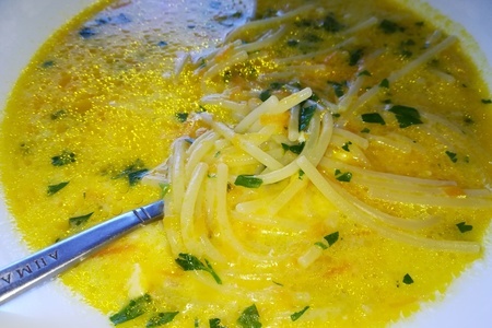 Суп без мяса с спагетти.