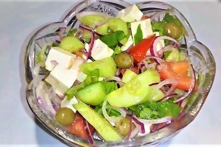 Фото к рецепту: Греческий салат. рецепт вкусного салата из овощей и сыра