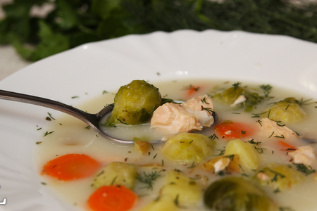 Фото к рецепту: Вкуснющий сливочный суп с горбушей.