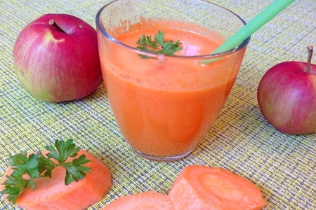 Яблочно-морковный сок 