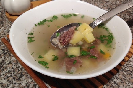 Фото к рецепту: Простой рисовый суп из говядины