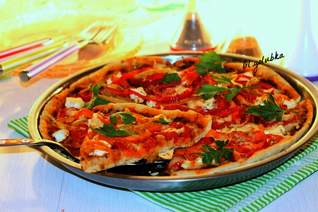 Фото к рецепту: Пицца с жаренным сладким перцем