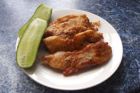 Фото к рецепту: Нежное куриное филе в кляре