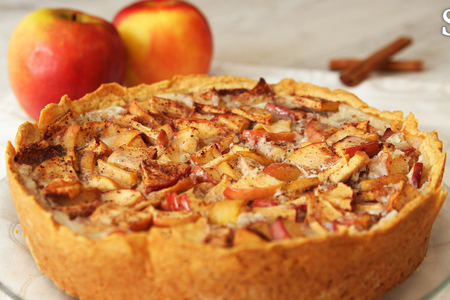 Фото к рецепту: Пирог "яблоки на снегу"