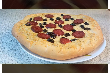 Фото к рецепту: Пицца "пепперони"