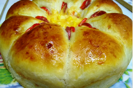 Фото к рецепту: Пирог цветок с вкусной начинкой