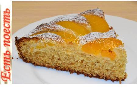 Фото к рецепту: Рассыпчатый пирог с персиками