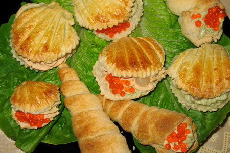 Фото к рецепту: Паста для тарталеток из копченой рыбы и авокадо