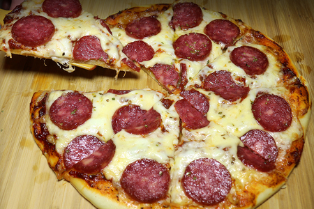 Пицца пепперони в домашних условиях