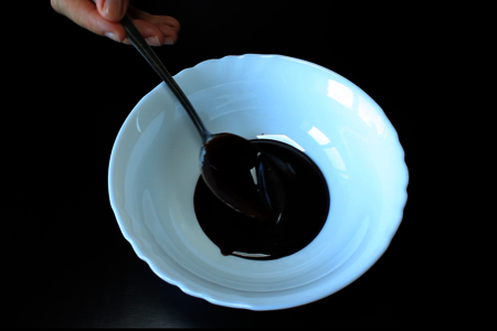 Фото к рецепту: Шоколадная глазурь из какао 