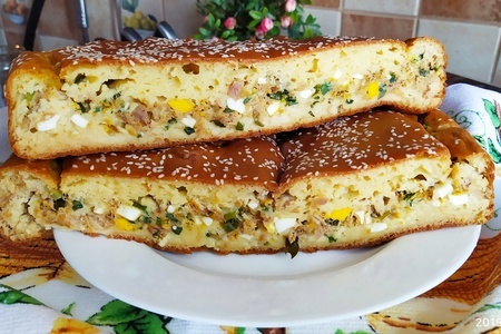 Фото к рецепту: Рыбный пирог с яйцами и зеленью