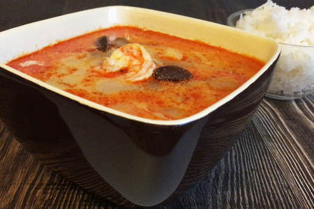 Фото к рецепту: Том ям - острый тайский суп