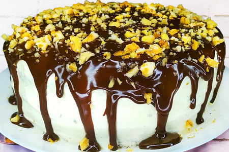 Фото к рецепту: Быстрый шоколадный торт с черносливом