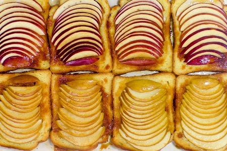 Фото к рецепту: Гренки с яблоками