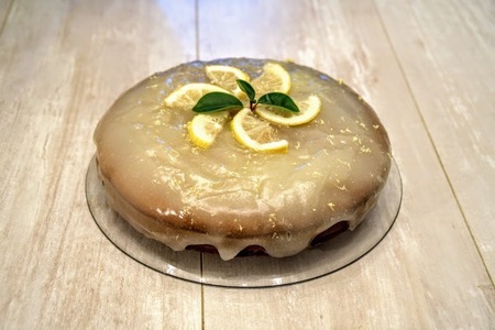 Фото к рецепту: Банановый пирог с лимоном